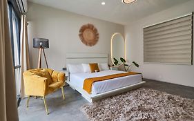Aura Hotel B&B